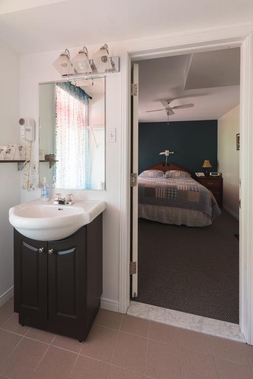 Auberge La Courtepointe Petite-Riviere-Saint-Francois Quarto foto